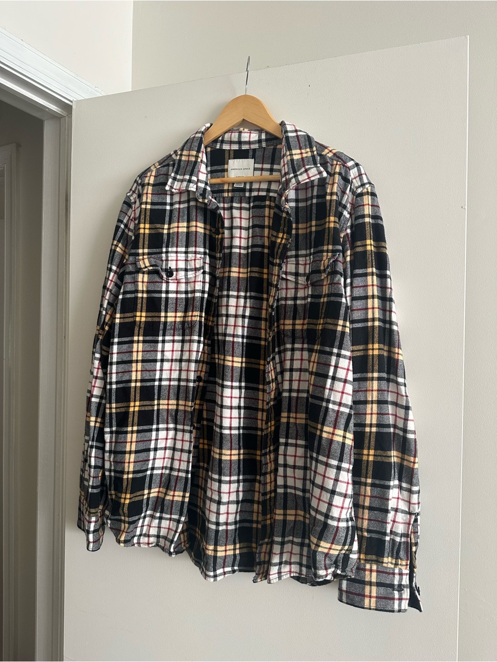 American Eagle Men’s Button Down Plaid Shirt